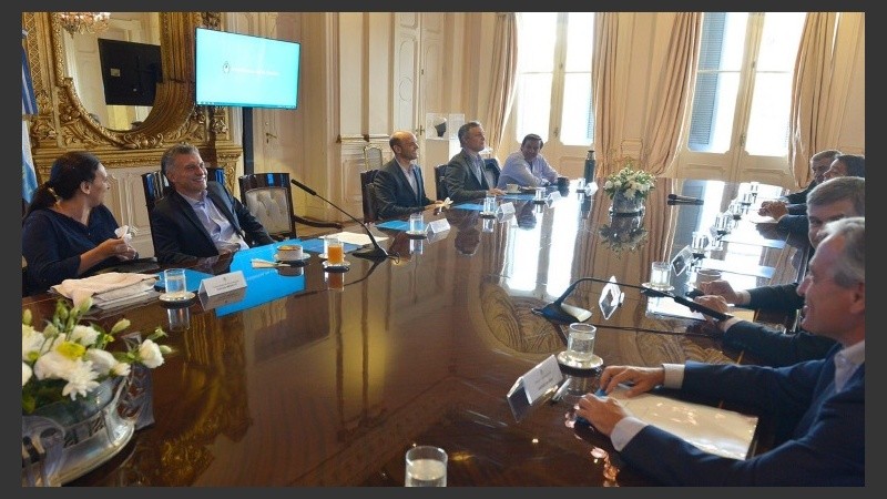 El jefe del Estado encabezó una reunión de gabinete.