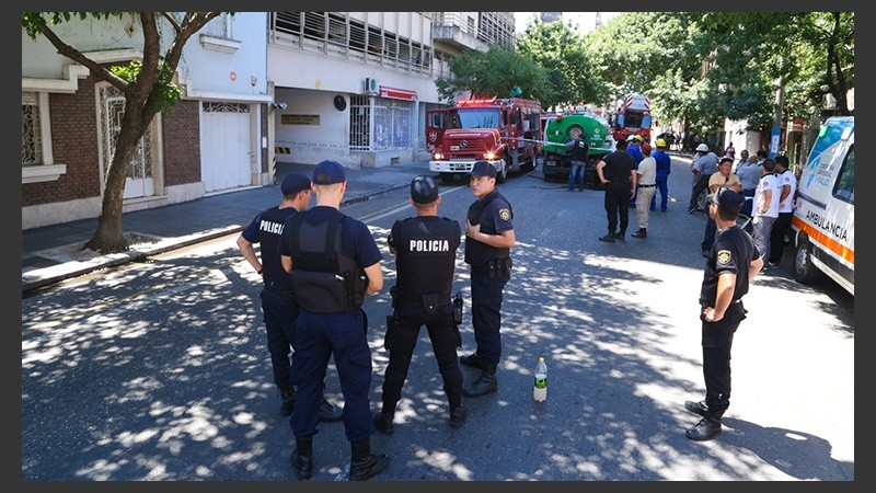 Corrientes entre Cochabamba y Pellegrini permanecía cortada en horas de la tarde.