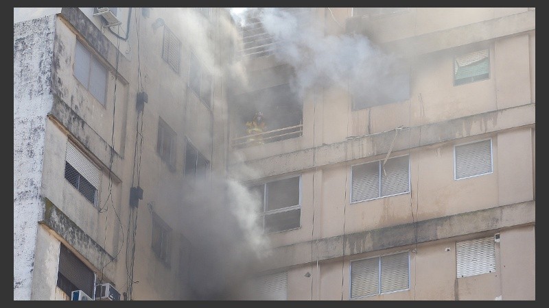 Mucho humo en el piso 11.