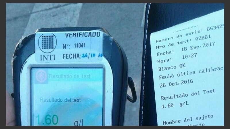 El resultado del test comprobó el elevado nivel de alcohol en sangre que tenía el conductor.