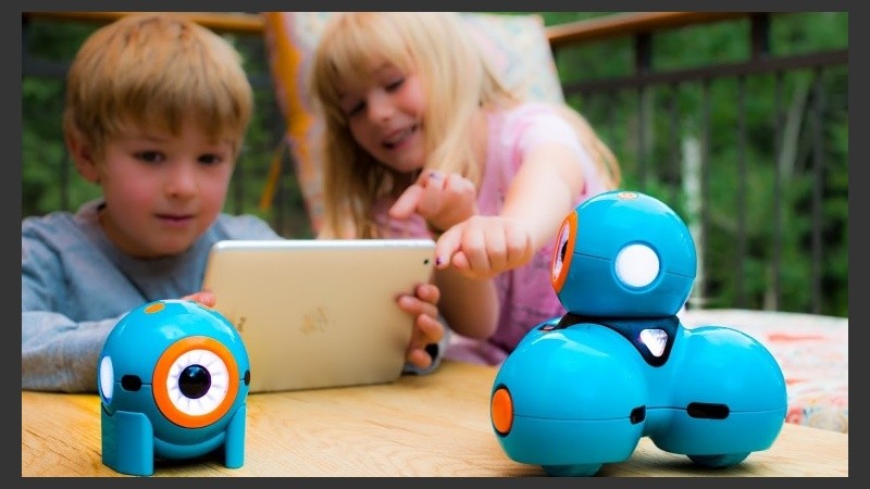 Dash and Dot son dos robots para aprender programación.