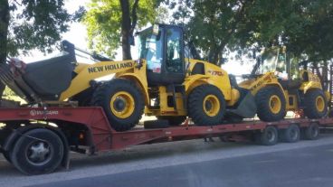 Así es la máquina cargadora que fue robada a la altura de Fighiera.