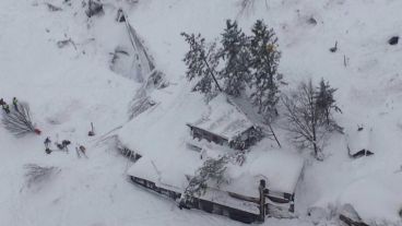 Fotografía aérea del hotel.
