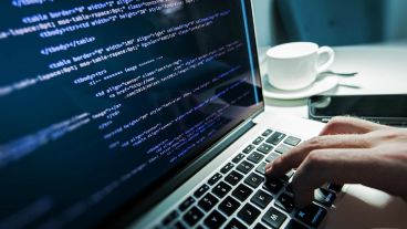 Está dirigido a profesionales TI y especialistas en desarrollo web o estudiantes del área.