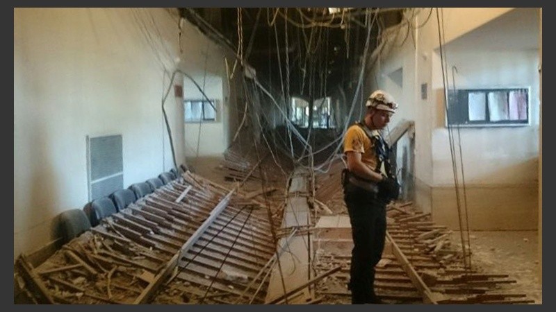 El techo colapsó este jueves en uno de los pasillos de Tribunales.