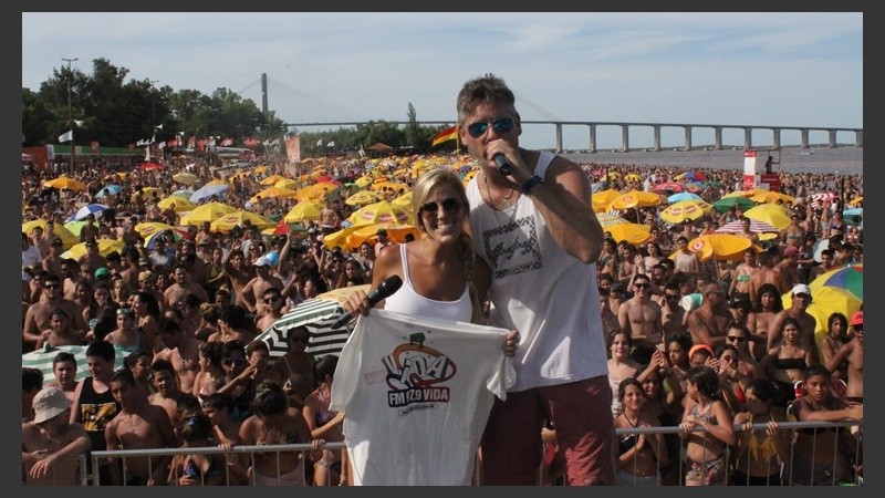 Sebastián Oneto y Giuliana Nardone fueron los encargados de animar la tarde.