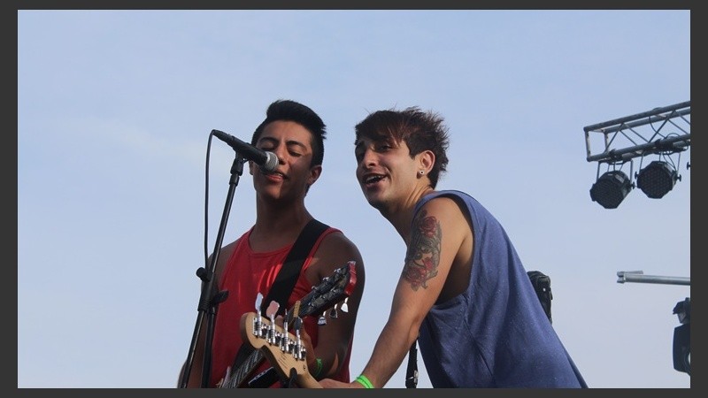 La banda de rock Anexo hizo su debut en los escenarios de Cultura Más Vos