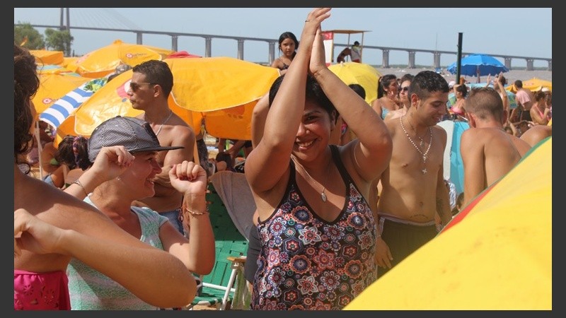 El público cantó y bailó durante toda la tarde.