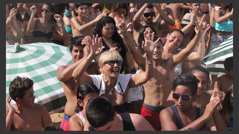 El público cantó y bailó durante toda la tarde.