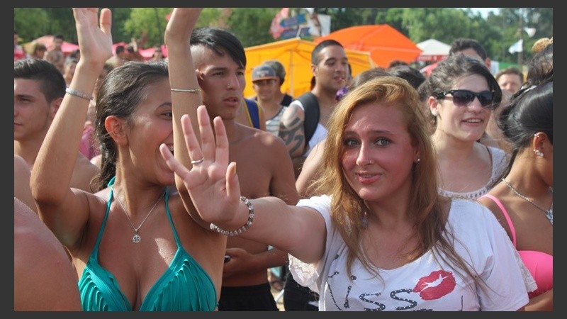 El público cantó y bailó durante toda la tarde.