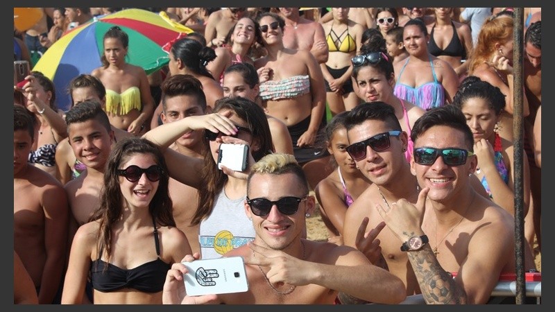 El público cantó y bailó durante toda la tarde.