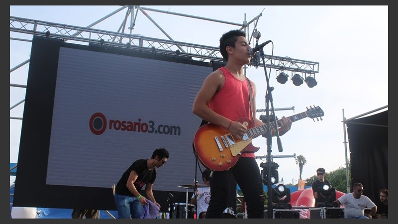 La banda de rock Anexo hizo su debut en los escenarios de Cultura Más Vos