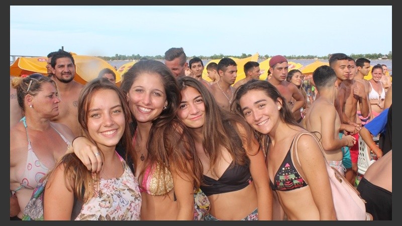 El público cantó y bailó durante toda la tarde.