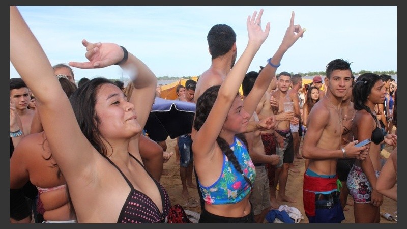 El público cantó y bailó durante toda la tarde.