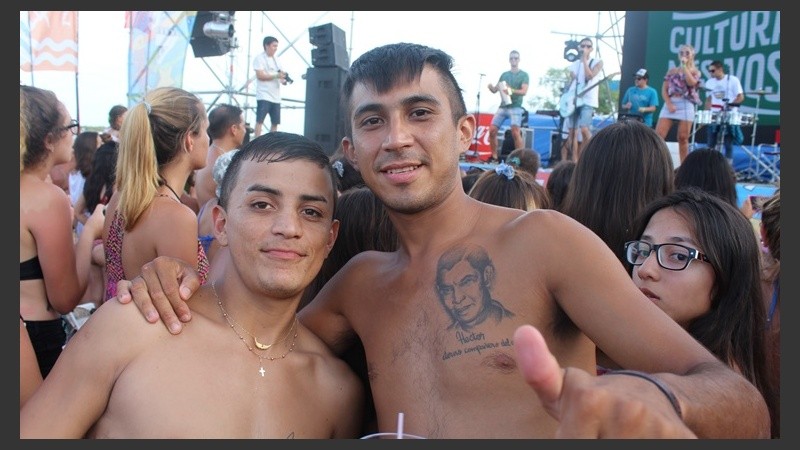 El público cantó y bailó durante toda la tarde.