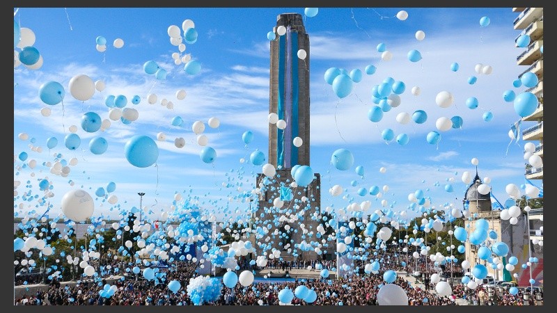 La fiesta de la bandera será un día y el feriado otro.