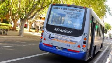 Verónica apunta a la edad como requisito para sumarse a la empresa.