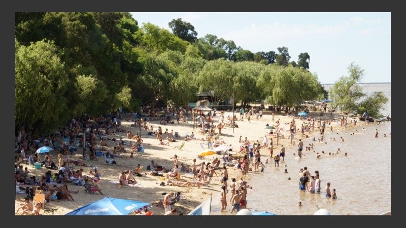 Muchos baigorrienses eligen la Playa Municipal para veranear