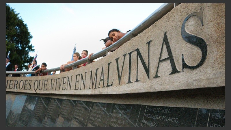 El monumento a los caídos en las islas Malvinas de Rosario.