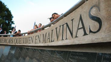 El monumento a los caídos en las islas Malvinas de Rosario.