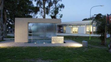 La niña ingresó fallecida al Hospital de Pinamar.