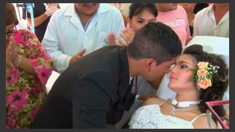 El emotivo momento en un hospital tucumano. 