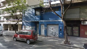 Los ladrones forzaron la puerta de ingreso y otras interiores.