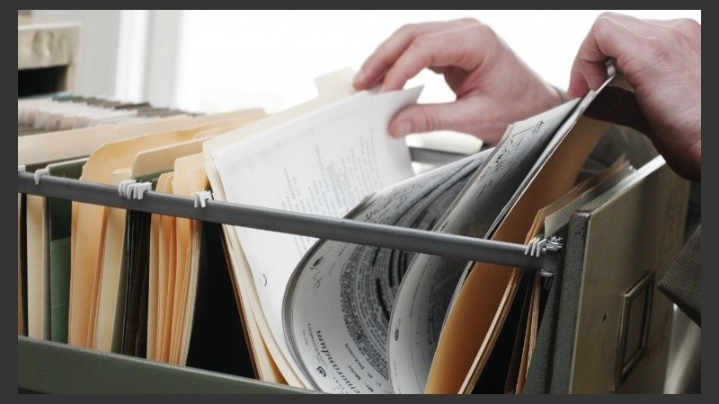 Aporta conceptos fundamentales del procedimiento para compra, licitación y contrataciones por parte del Estado.