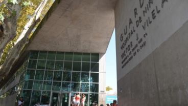 La niña quedó internada en el Vilela.