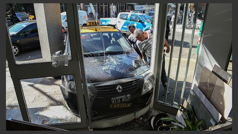 El accidente se produjo este lunes por la mañana en Corrientes e Ituzaingó.