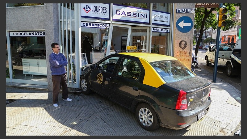 El accidente se produjo este lunes por la mañana en Corrientes e Ituzaingó.
