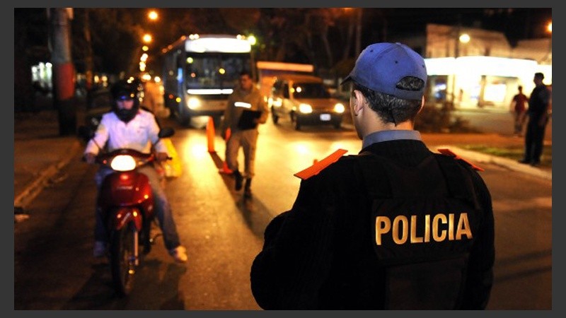 Cinco jóvenes denunciaron violencia policial en un control en Montevideo  y Oroño.