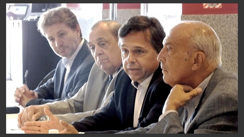 Las autoridades se reunieron este lunes en Fisherton.