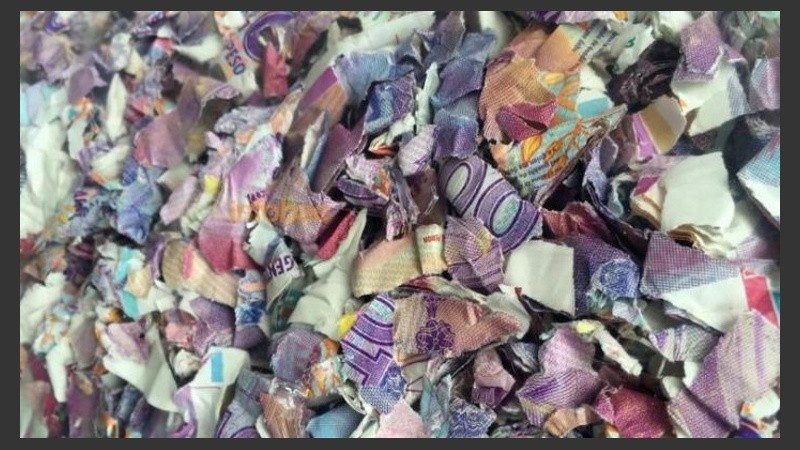 Así quedó el dinero que fue envuelto en bolsas de basura