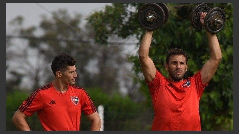 Quignón levantando pesas en una de las prácticas