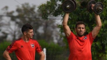 Quignón levantando pesas en una de las prácticas