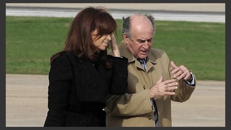 La ex presidena y Parrilli hablaban de Stiuso con teléfonos pinchados.