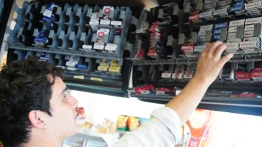 Desde el viernes los cigarrillos se venderán con aumento
