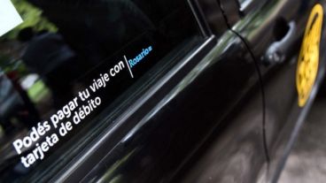 Los taxis con posnet están identificadas con gráficas alusivas.