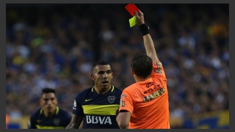 Tévez, roja ante Belgrano y polémica por su sanción