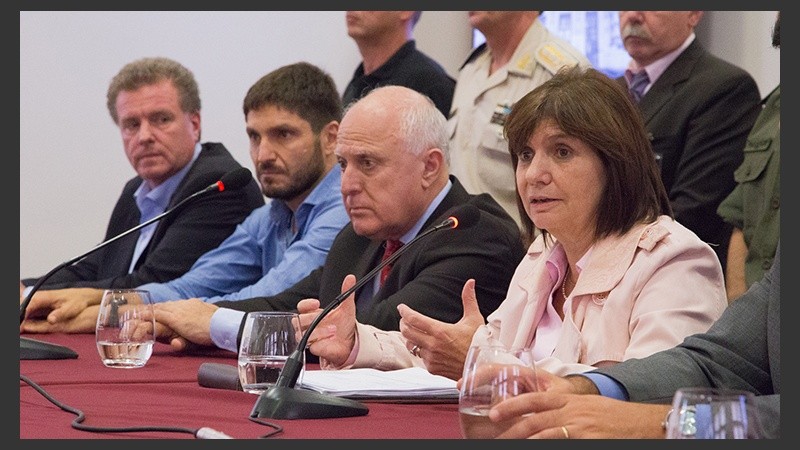 Bullrich junto a Lifschitz, Pullaro este lunes en Rosario.