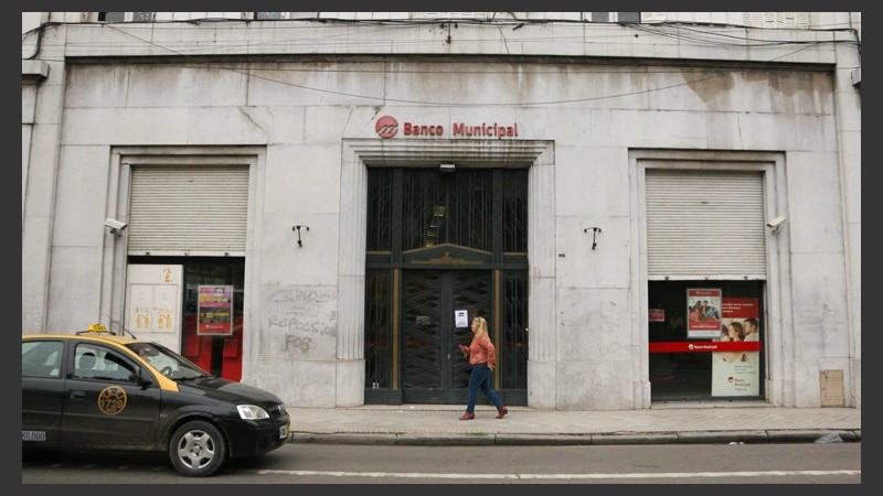 Los bancos permanecerán cerrados este lunes.