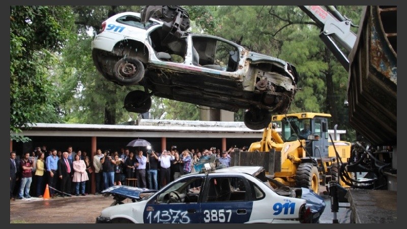 Los funcionarios estuvieron en el depósito judicial de Francia al 5200.