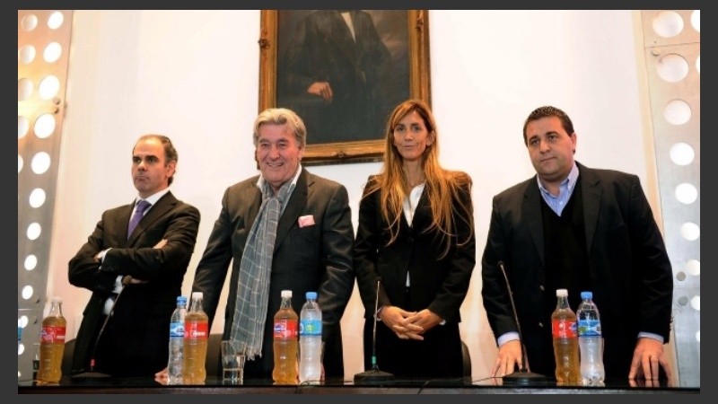 Cristinziano, a la izquierda de Armando Pérez.