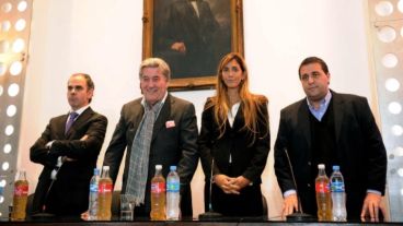 Cristinziano, a la izquierda de Armando Pérez.