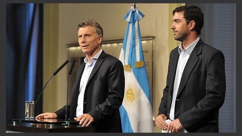 Macri junto a Basavilbaso, el director de Anses que quedó en el centro de la polémica. 