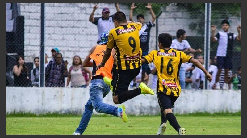 El momento más violento de la pelea.