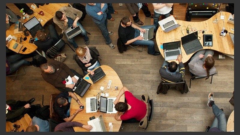 Será un encuentro de trabajo en el que distintos equipos competirán para resolver un problema mediante el desarrollo colaborativo.