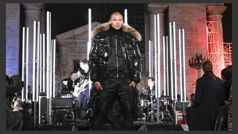 Ahora sí es un modelo oficial. 