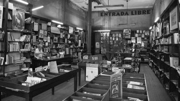 La librería "La Americana", conocida también como "Longo", tiene más de 100 años y se encuentra en Sarmiento 1173. (Alan Monzón/Rosario3.com)